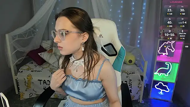 kaisajenner online show from February 7, 2025, 12:39 pm