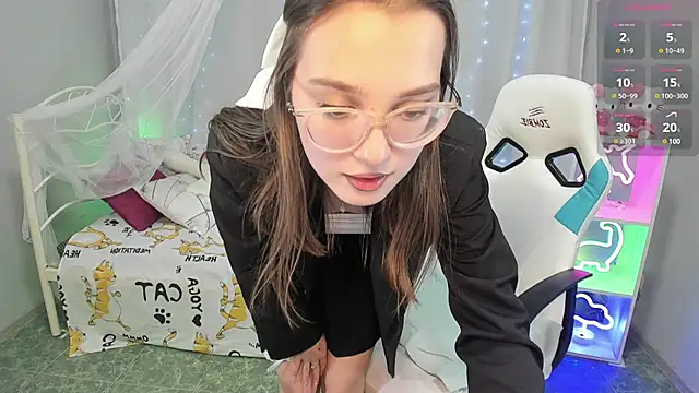 kaisajenner online show from February 8, 2025, 7:05 pm