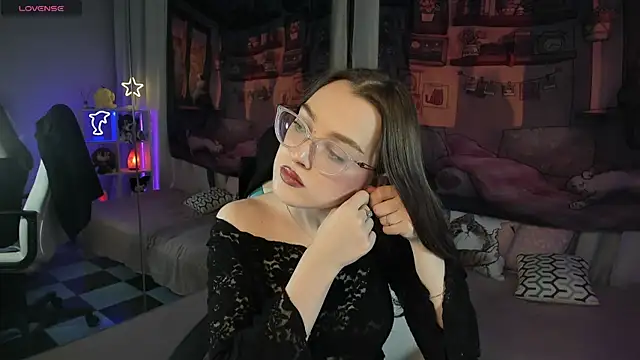 kaisajenner online show from March 4, 2025, 3:48 pm