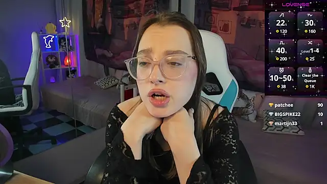 kaisajenner online show from March 4, 2025, 9:54 pm