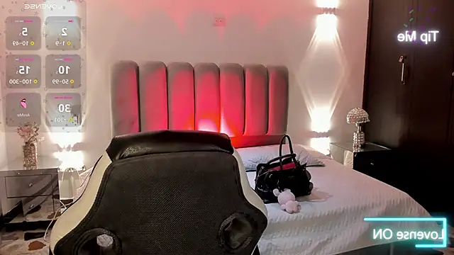 allicemackenzie online show from April 7, 2026, 8:26 am