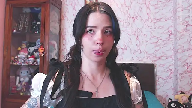 Snapshot of AriYokai chatting on February 3, 2026, 6:35 pm AriYokai online show from February 3, 2026, 6:35 pm