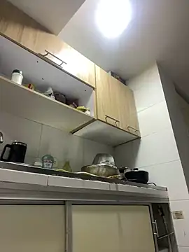 stefania brunnett online show from February 15, 2025, 9:16 am