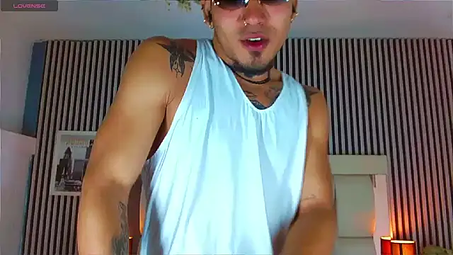 LihanJor 23 online show from October 27, 2025, 4:00 pm