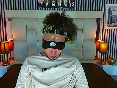 LihanJor 23 online show from December 1, 2025, 1:27 pm