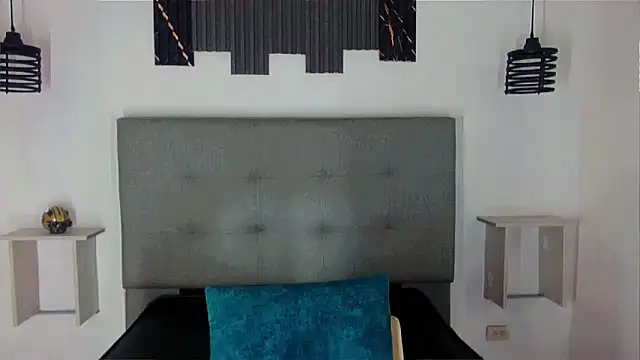 LihanJor 23 online show from December 16, 2025, 12:54 pm