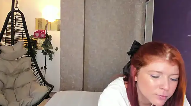 FelicitaSweet online show from February 18, 2025, 7:19 pm