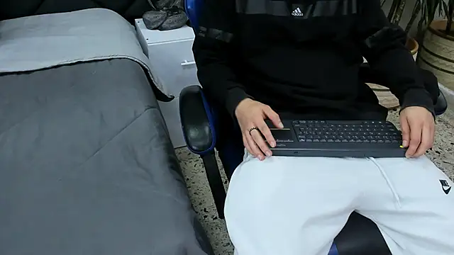 roan birkin online show from March 26, 2026, 7:19 pm