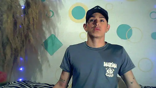 Snapshot of duquehotvoy chatting on March 19, 2025, 4:57 am duquehotvoy online show from March 19, 2025, 4:57 am