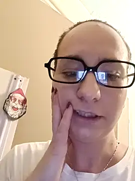 Snapshot of Mia_RainX chatting on February 3, 2026, 8:47 pm Mia RainX online show from February 3, 2026, 8:47 pm