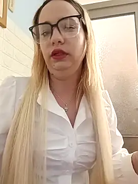 Snapshot of Mia_RainX chatting on April 19, 2026, 2:11 am Mia RainX online show from April 19, 2026, 2:11 am