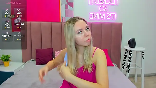 TessaAdorable online show from November 23, 2025, 1:27 am