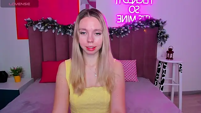 TessaAdorable online show from December 20, 2025, 1:34 am