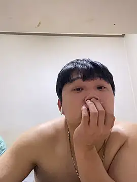 offwhite777 online show from February 4, 2025, 6:38 pm