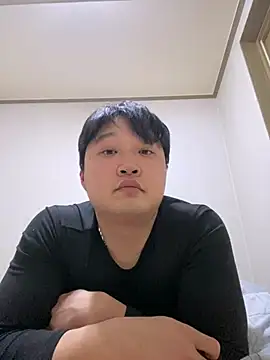 offwhite777 online show from February 9, 2025, 2:18 pm