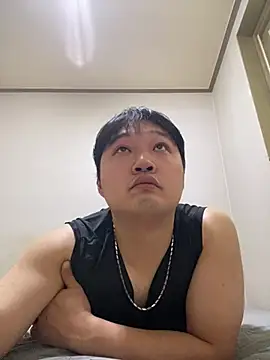 offwhite777 online show from February 17, 2025, 6:31 am