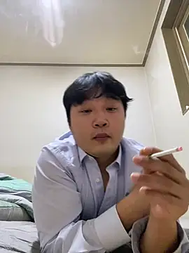 offwhite777 online show from February 17, 2025, 12:59 pm