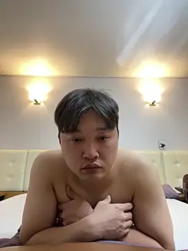 offwhite777 online show from February 19, 2025, 8:10 pm