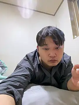 offwhite777 online show from February 20, 2025, 9:33 am