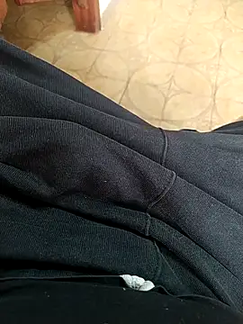 NAvoglia online show from November 17, 2025, 1:06 pm