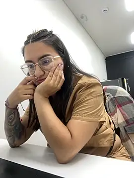 Snapshot of Emma_Giraldo chatting on October 5, 2025, 3:10 pm Emma Giraldo online show from October 5, 2025, 3:10 pm