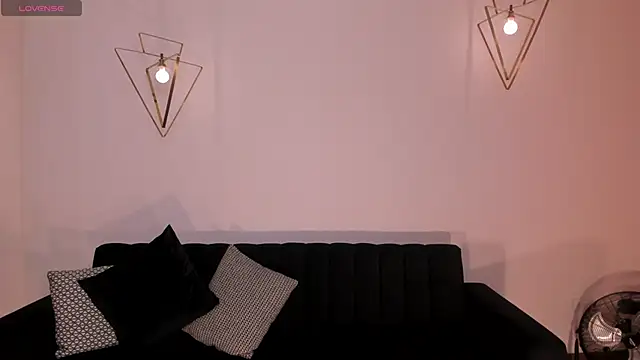 BeccaBaxter online show from October 26, 2025, 12:33 pm