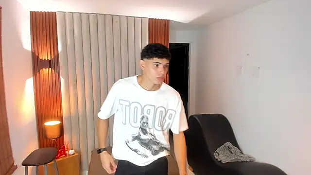 Snapshot of Justin_mack chatting on February 2, 2025, 11:19 am Justin mack online show from February 2, 2025, 11:19 am