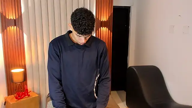 Snapshot of Justin_mack chatting on February 5, 2025, 12:06 pm Justin mack online show from February 5, 2025, 12:06 pm