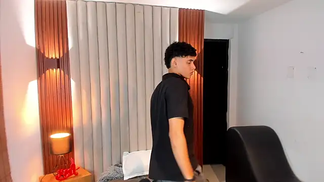 Snapshot of Justin_mack chatting on February 5, 2025, 6:15 pm Justin mack online show from February 5, 2025, 6:15 pm