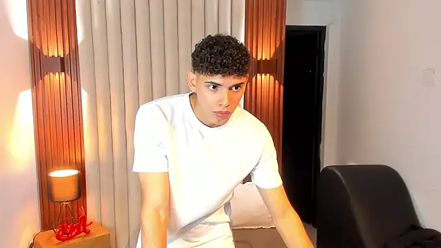 Snapshot of Justin_mack chatting on February 7, 2025, 11:12 am Justin mack online show from February 7, 2025, 11:12 am