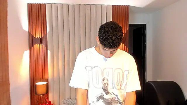 Snapshot of Justin_mack chatting on February 8, 2025, 11:44 am Justin mack online show from February 8, 2025, 11:44 am