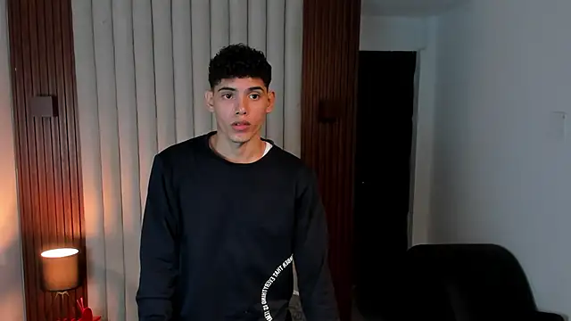 Snapshot of Justin_mack chatting on February 9, 2025, 11:36 am Justin mack online show from February 9, 2025, 11:36 am