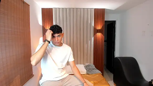 Snapshot of Justin_mack chatting on February 16, 2025, 11:49 am Justin mack online show from February 16, 2025, 11:49 am