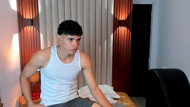 Snapshot of Justin_mack chatting on February 19, 2025, 3:05 pm Justin mack online show from February 19, 2025, 3:05 pm