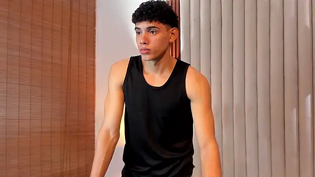 Snapshot of Justin_mack chatting on February 27, 2025, 12:23 pm Justin mack online show from February 27, 2025, 12:23 pm