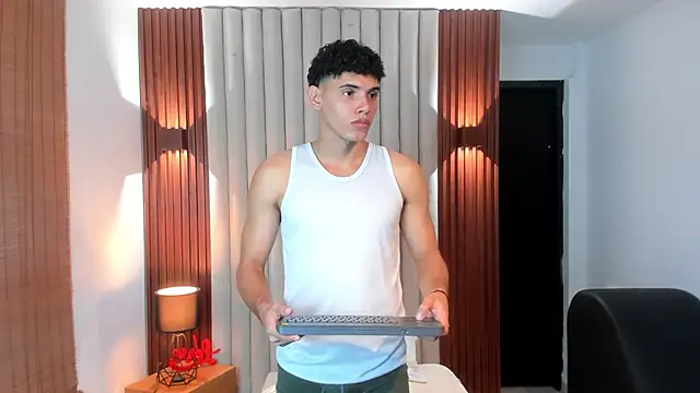 Snapshot of Justin_mack chatting on March 5, 2025, 12:11 pm Justin mack online show from March 5, 2025, 12:11 pm