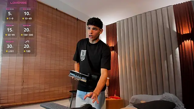 Snapshot of Justin_mack chatting on March 11, 2025, 12:06 pm Justin mack online show from March 11, 2025, 12:06 pm