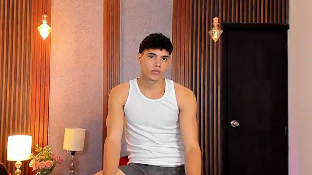 Snapshot of Justin_mack chatting on March 13, 2025, 2:55 pm Justin mack online show from March 13, 2025, 2:55 pm