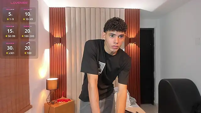 Snapshot of Justin_mack chatting on March 14, 2025, 1:13 pm Justin mack online show from March 14, 2025, 1:13 pm