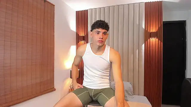 Snapshot of Justin_mack chatting on March 15, 2025, 12:13 pm Justin mack online show from March 15, 2025, 12:13 pm