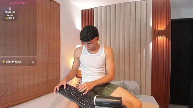 Snapshot of Justin_mack chatting on March 15, 2025, 3:16 pm Justin mack online show from March 15, 2025, 3:16 pm