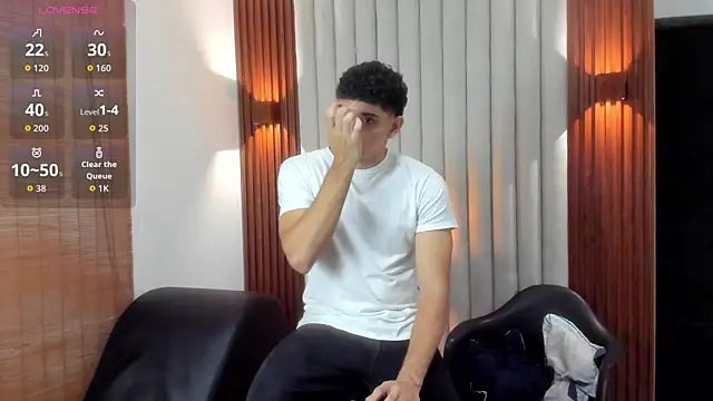 Snapshot of Justin_mack chatting on September 17, 2025, 12:18 pm Justin mack online show from September 17, 2025, 12:18 pm