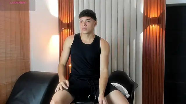 Snapshot of Justin_mack chatting on September 24, 2025, 12:41 pm Justin mack online show from September 24, 2025, 12:41 pm