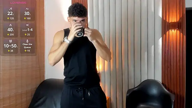 Snapshot of Justin_mack chatting on October 1, 2025, 12:00 pm Justin mack online show from October 1, 2025, 12:00 pm