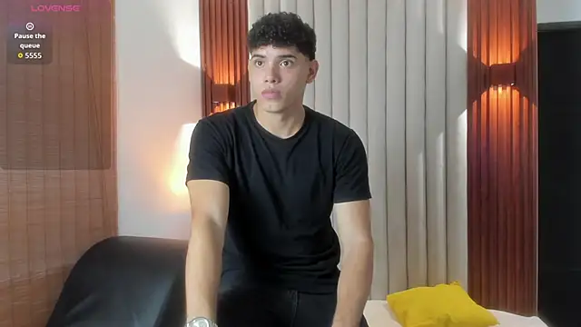 Snapshot of Justin_mack chatting on October 14, 2025, 12:28 pm Justin mack online show from October 14, 2025, 12:28 pm