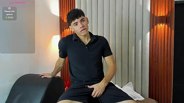 Snapshot of Justin_mack chatting on October 22, 2025, 11:32 am Justin mack online show from October 22, 2025, 11:32 am