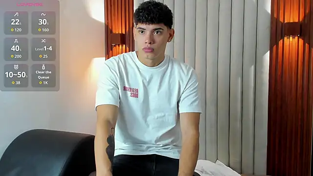 Snapshot of Justin_mack chatting on October 25, 2025, 11:29 am Justin mack online show from October 25, 2025, 11:29 am