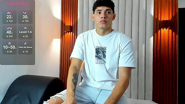 Snapshot of Justin_mack chatting on November 8, 2025, 12:05 pm Justin mack online show from November 8, 2025, 12:05 pm