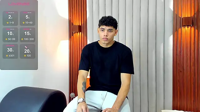 Snapshot of Justin_mack chatting on November 13, 2025, 12:59 pm Justin mack online show from November 13, 2025, 12:59 pm