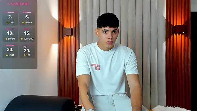 Snapshot of Justin_mack chatting on November 28, 2025, 5:59 pm Justin mack online show from November 28, 2025, 5:59 pm